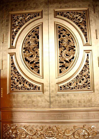 Ngôi đền dát vàng trong khu du lịch Đại Nam