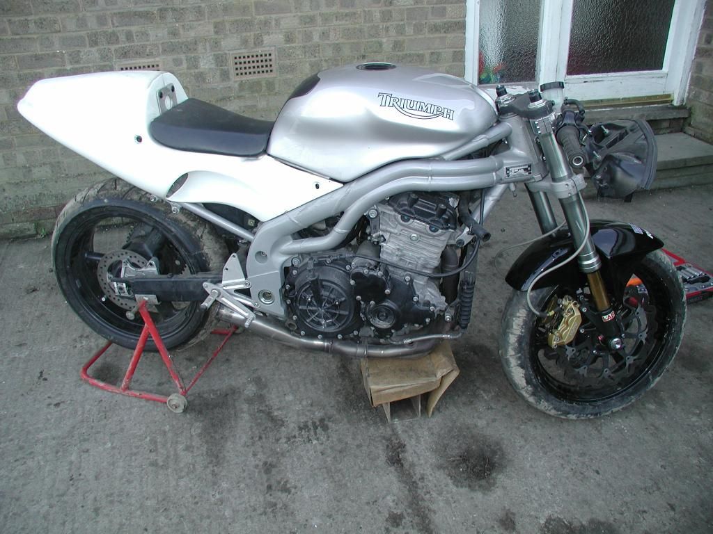 Project: 955i Daytona Golden Era Superbike Racer [Archive] - Triumph Forum:  Triumph Rat Motorcycle Forums