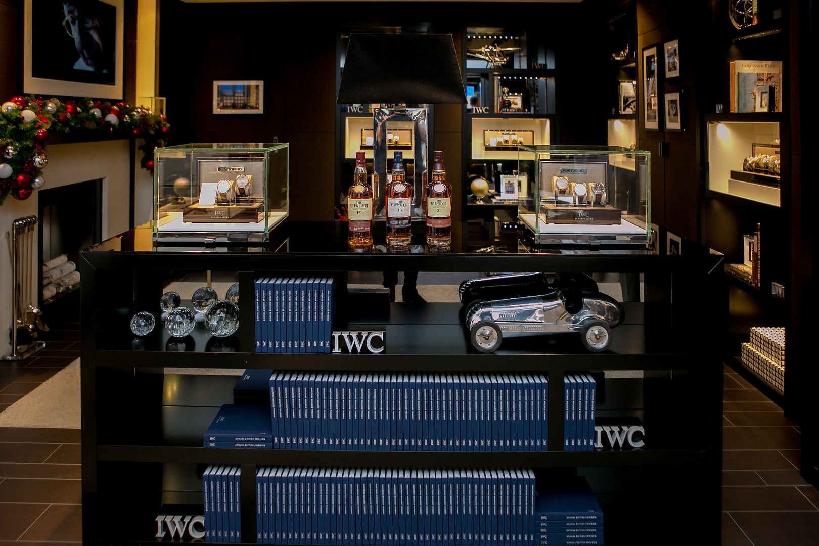 i1352.photobucket.com/albums/q656/nad2012/Timezone/MiamiArtBasel2018/IWC/IWC_Glenlivet-3.jpg